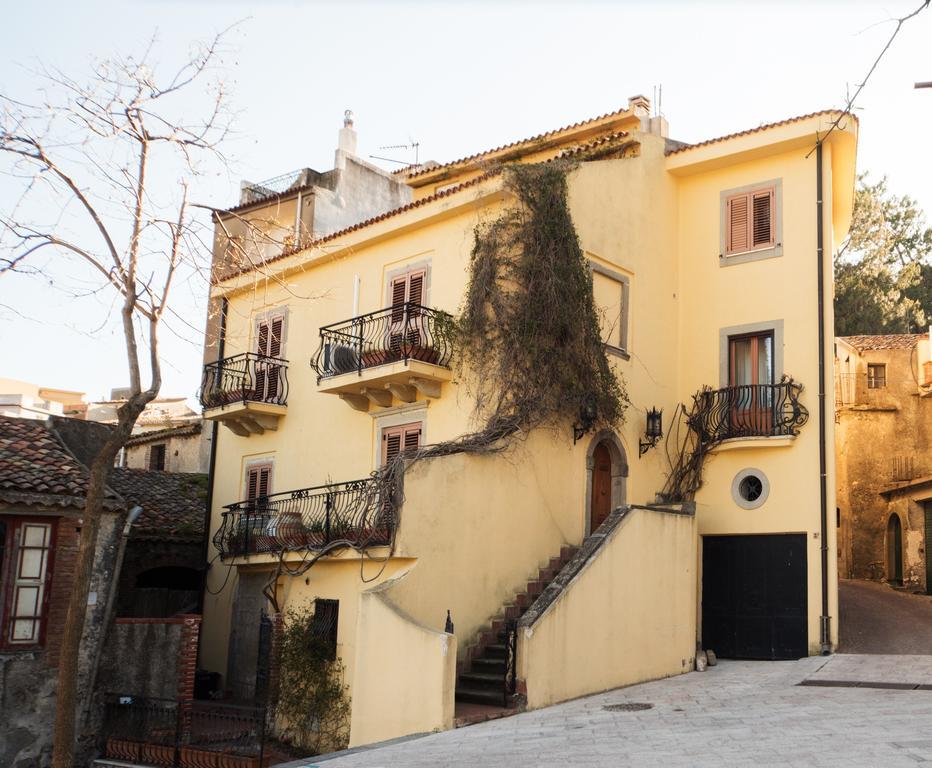 The Clock Houses Borgo Gallodoro Летояни Екстериор снимка