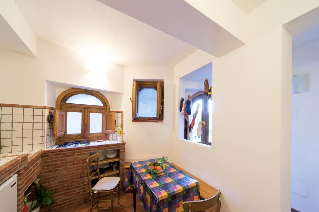 The Clock Houses Borgo Gallodoro Летояни Екстериор снимка