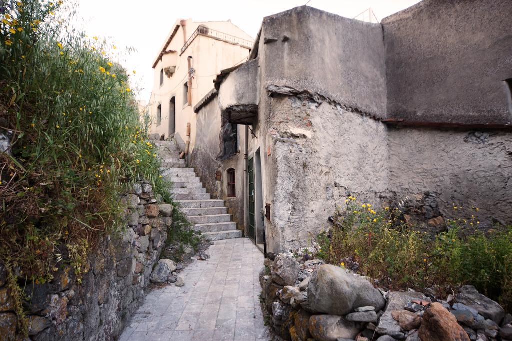 The Clock Houses Borgo Gallodoro Летояни Екстериор снимка