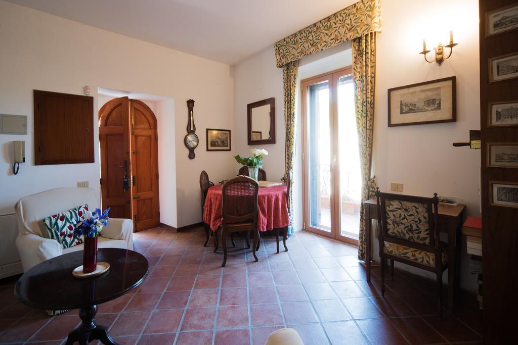 The Clock Houses Borgo Gallodoro Летояни Екстериор снимка