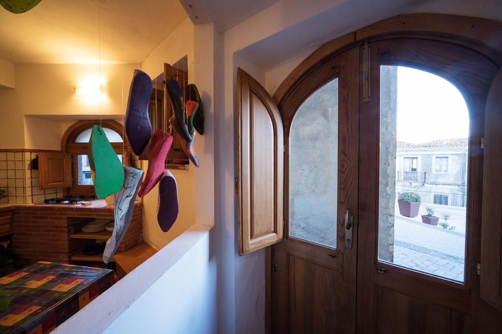 The Clock Houses Borgo Gallodoro Летояни Екстериор снимка