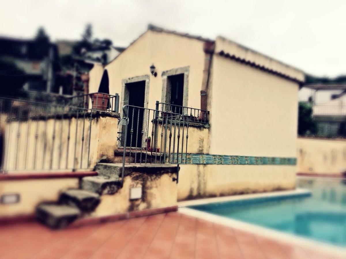 The Clock Houses Borgo Gallodoro Летояни Екстериор снимка